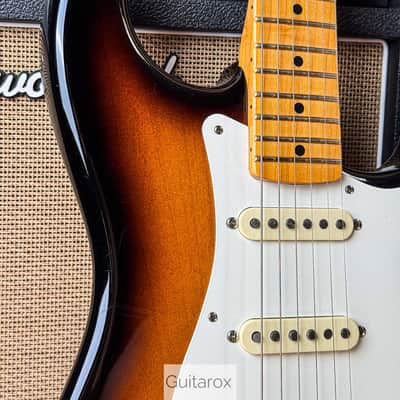 2016 Fender Eric Johnson Stratocaster 2 Tone SB image 4