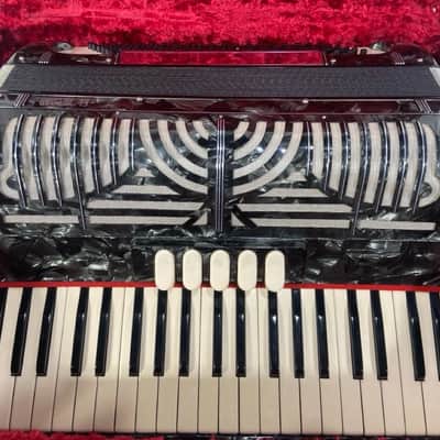 El Accord 5-Switch 41-Key 120-Bass Accordian image 3