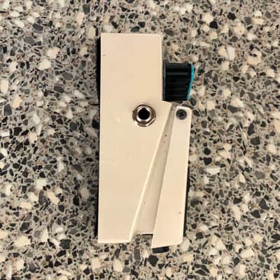 Boss DD-3(b) Digital Delay 2001 - Present - White image 4