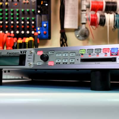 Roland Fantom-XR Rackmount Synthesizer Module *Screen Needs Replacement image 1