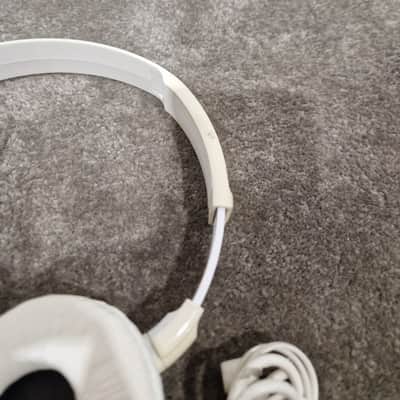 Sony MDR-ZX100 On-Ear Headphones White - Good image 13