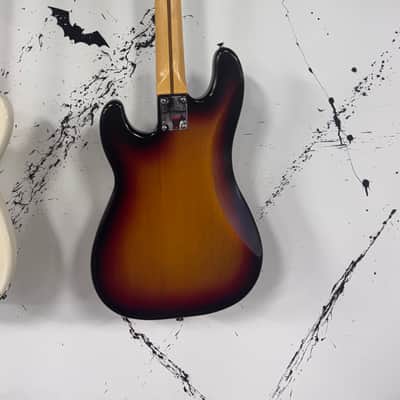 Fender Highway One Precision Bass with Rosewood Fretboard 2003 - 2005 3-Color Sunburst image 6