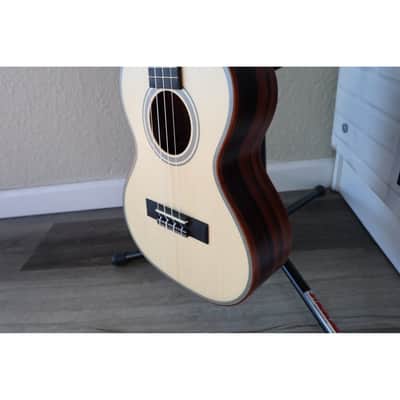 Kala KA-SSEBY-T Solid Spruce Top Striped Ebony Tenor Ukulele – Satin Finish image 4