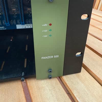 IGS Panzer 10-Slot 500 Series Rack with PSU image 2