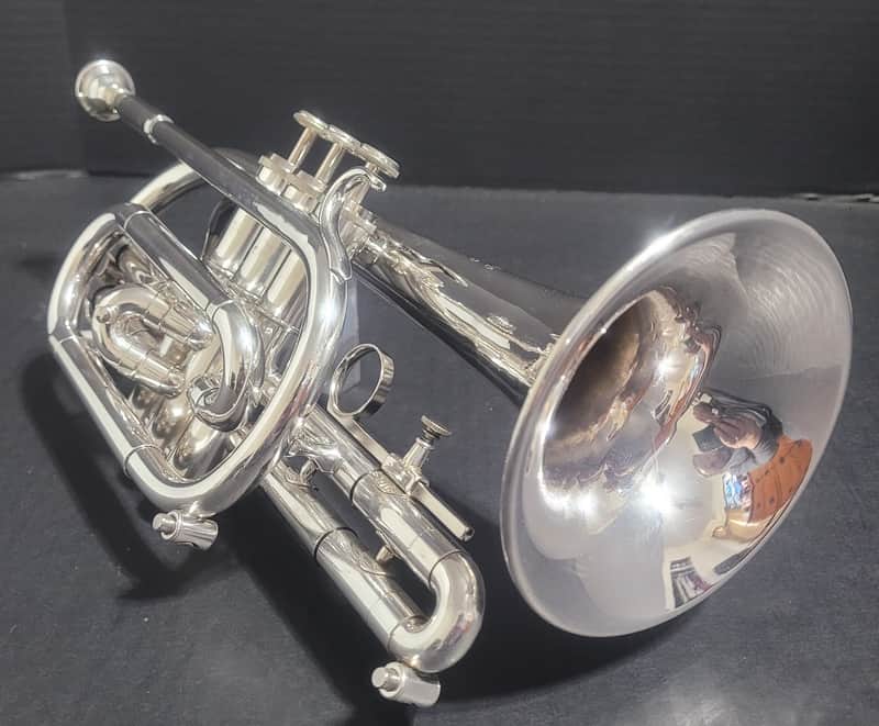 Getzen Capri 580S Cornet  ,2 Mouthpieces & soft case  .1980-1985 - Silver plated image 1