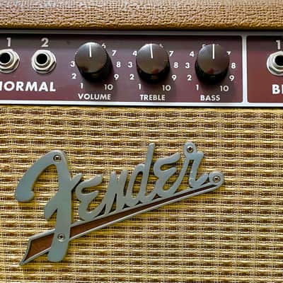 Fender '63 Vibroverb Reissue 40-Watt 2x10" Guitar Combo 1990 - 1995 - Brown Tolex image 22