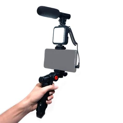 Savage Mobile Vlogging Kit with Microphone, Light and Adaptable Stand image 19