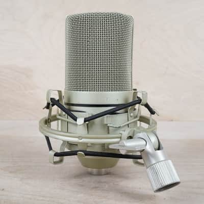 MXL 990 Condenser Microphone w/ Shockmount image 7
