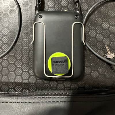 Shure SLXD5 Portable Digital Wireless Receiver G58 w/ Cables & Carry Pouch image 3