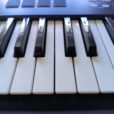 Akai Professional MPK261 – 61-Key MIDI Controller image 8