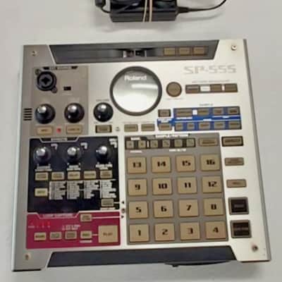 Roland SP-555 Creative Sampler Effector MIDI JP W/AC Adapter Power Cable