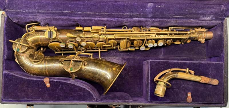 Vintage Buescher True Tone Low Pitch Saxophone (c.1925) – Serial #194484 – Original Case – No Mouthpiece image 1