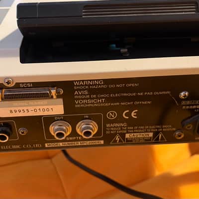 Akai MPC2000XL - upgraded Screen / Gotek drive / 32mb Ram image 8