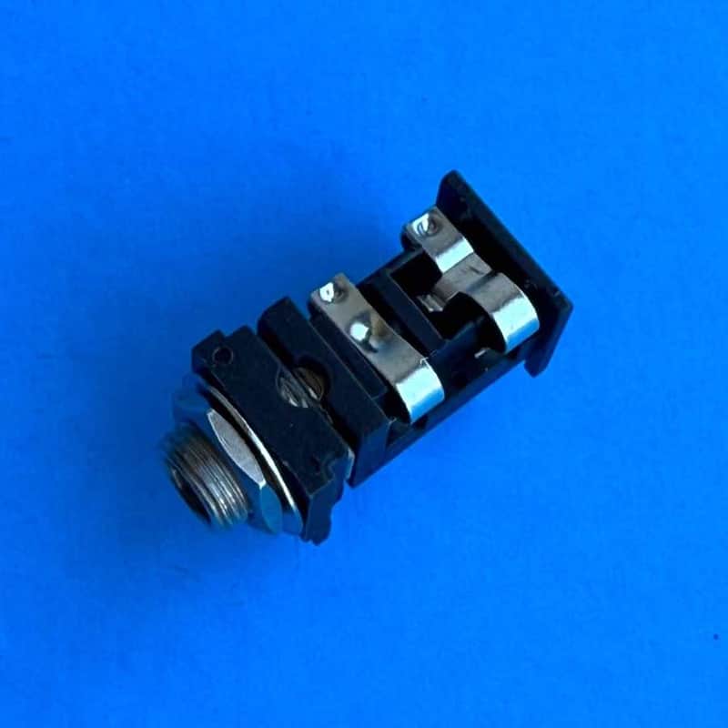 KURZWEIL PC88 Keyboard Piano Part: 6-Pin Stereo 1/4 Jack TRS Socket imagen 1