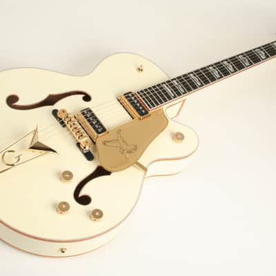 Gretsch G6136-55 Vintage Select Edition '55 White Falcon Hollow Body with Cadillac Tailpiece TV Jones Solid Spruce Top Vintage White Lacquer JT25082635 image 4