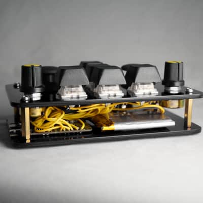 madMidi Wireless Acrylic Midi Controller image 2
