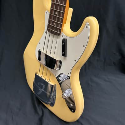 Fender Limited Edition Laura Lee Jazz Bass - Vintage White image 3