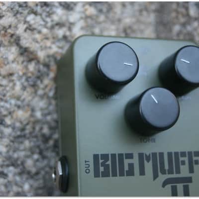 Electro-Harmonix "Green Russian Big Muff Distortion/Sustainer Reissue" image 3