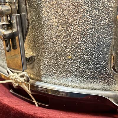 Slingerland Deluxe Student Model 6-lug snare 1966 - Silver sparkle image 23