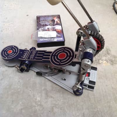 Sonor Giant Step Twin Effect Bass Drum Pedal W/Dock and Extra Chain image 7