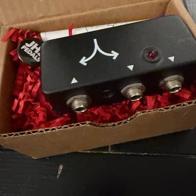 JHS Buffered Splitter V2 2018 - Present - Black image 2