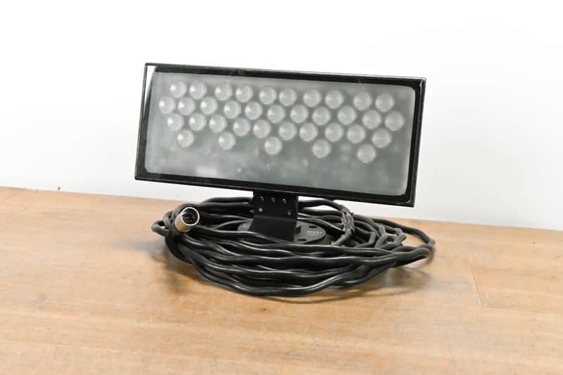 Philips Color Kinetics ColorBlast 12 Wash Light Fixture CG011PV image 1