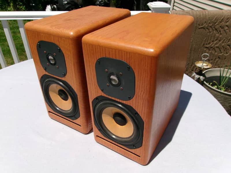 Pickup Mass Vintage Focal Bookshelf Speakers w Custom Solid Oak Cabintets France image 1