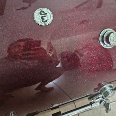 DW Collector’s Series 6-Piece Drum Set w/ Matching Snare & 6 Padded Bags – Ruby Red Glass Glitter with soft cases. image 10