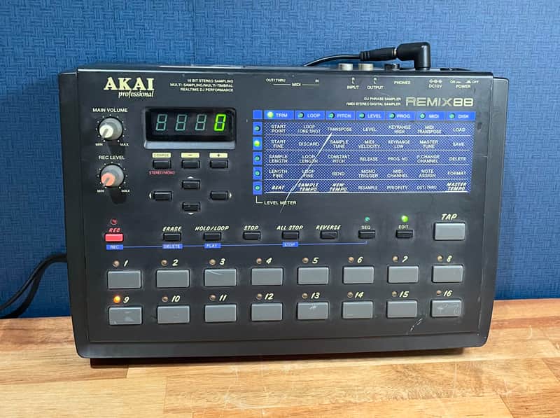 Akai Remix 88 (S20) Black Lo-Fi Sampler Maxed 16MB Ram image 1