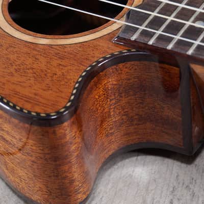 Lanikai MAS-CET All Solid Mahogant Tenor ‘Electo-Cutaway’ Including Styrofoam Case image 13