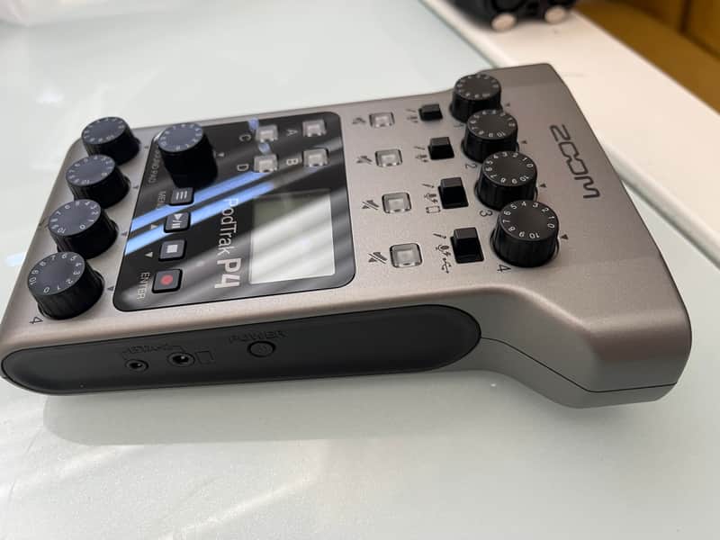 Zoom PodTrak P4 Multitrack Recorder 2020 - Present - Gray image 1
