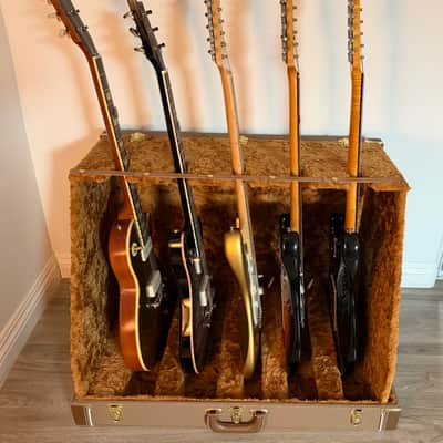 099-1015-522 Fender Classic Series 5 Guitar Case Stand, Brown image 1