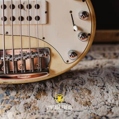 Music Man Stingray 1989 - Olympic White RARE image 6