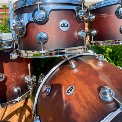 DW Collector's Series Pure Exotic Oak 4pc Drum Set Candy Black Burst Over Giant Quilted Sapele 22/12/13/15 image 10
