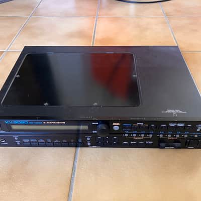 Roland JV-1080 64-Voice Synthesizer Module 1994 - 2001 - Black