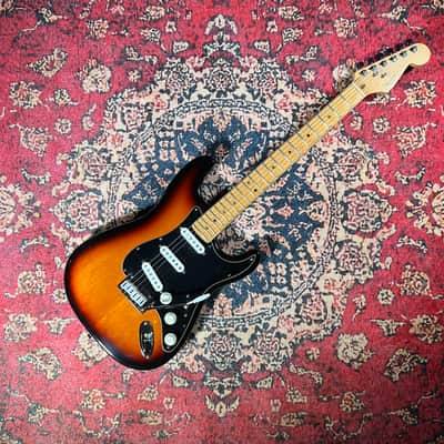 1995 Fender US Standard Stratocaster - 3 Tone Sunburst image 2