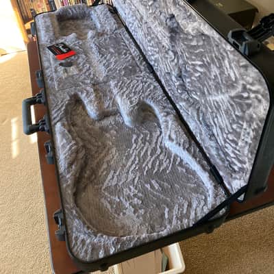 Fender Deluxe Molded P/J Bass Case image 2