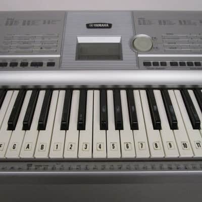 Yamaha Portable Grand DGX-205 Electronic Piano image 3