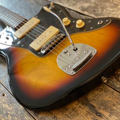 Fender Japan Jazzmaster 1966 Reissue MIJ JD-Serial 2012 Three Tone Sunburst MIJ imagen 4