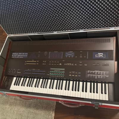 YAMAHA DX-1 WITH ALL ACCESSORIES AND HYPERSYNTH H-CARDS!