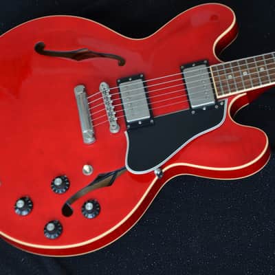 WEEKEND DEAL Gibson ES-335 made in USA 2006*20 years old semi acoustic in mint condition/one owner/frets 100%*lightweight=3,6kg*this beauty sounds/plays/looks really great*Gibson case made in Canada/not China*3290€ Bild 5