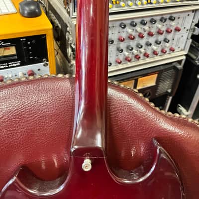Guild Polara S-100 electric guitar with tremolo 1970s - Cherry image 16