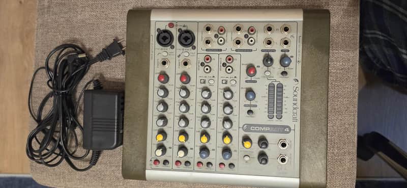 Soundcraft Compact 4 image 1