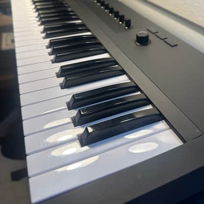 Native Instruments Komplete Kontrol A49 2018 - Present - Black image 2