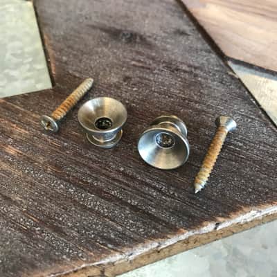 Real Life Relics Aged Nickel Vintage Strap Buttons (Set of 2)    [Y2]