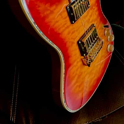Vicers Custom 2020 - Cherry Burst with Quilted Maple Top image 7
