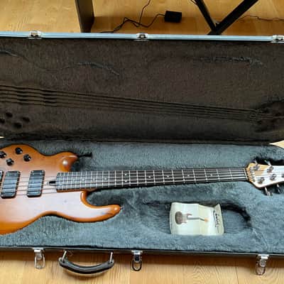 Wal MK2 5 strings 1989 Left-handed image 1