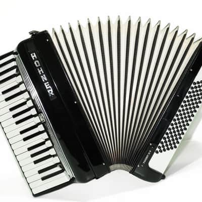 Hohner Favorit IV P Vintage Piano Accordion made in Germany, Original Keyboard Accordian, incl. Straps and Hard Case, 2659 image 2