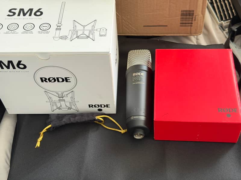 Rode NT1 5th Generation Condenser Microphone with SM6 Shockmount and Pop Filter - Black image 1