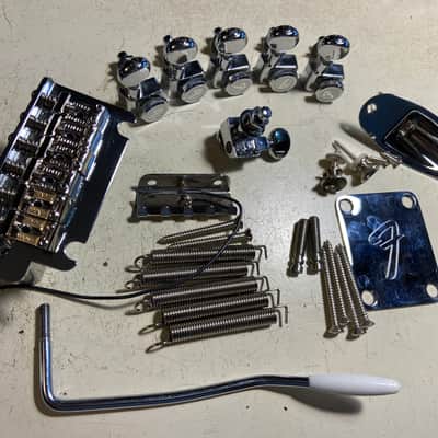 Fender Player Strat Stratocaster Hardware Bridge Locking Vtg Tuners Plate Output image 1